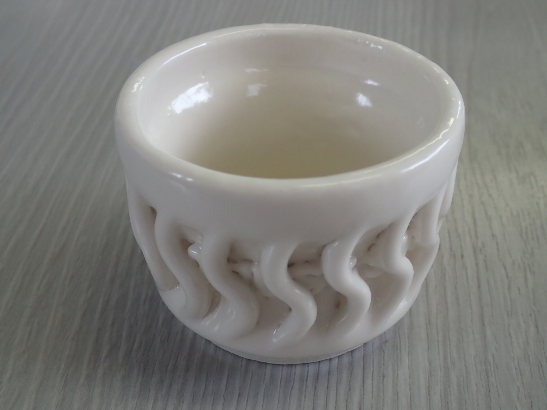 外周を立体的に多層表現した作品