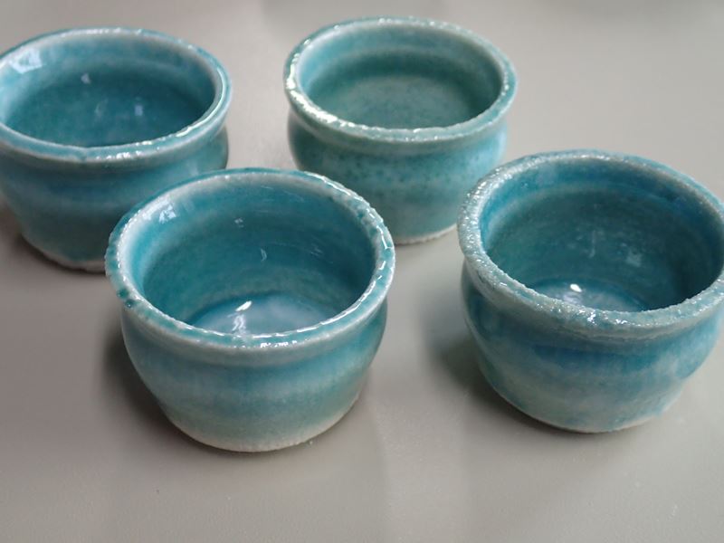 ぐい呑みに色付きの釉薬